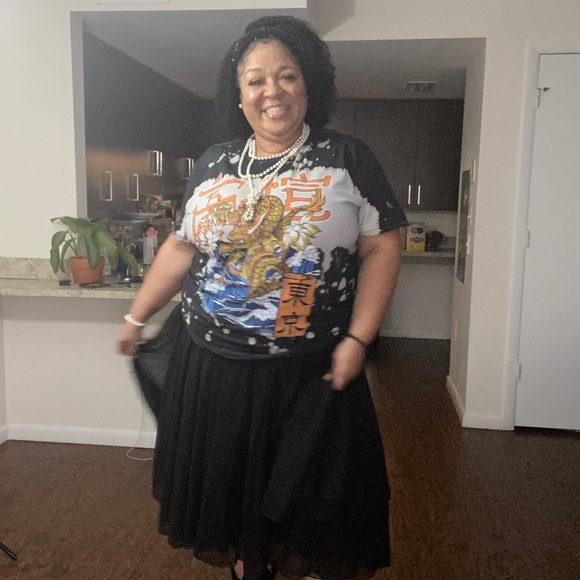 Hi Poshers! - Picture 1 of 1